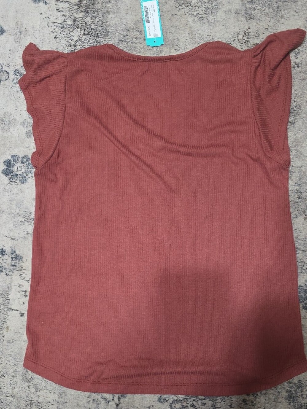 Staccato Ribbed V-Neck Flutter Tank in Rust - Picture 4 of 4